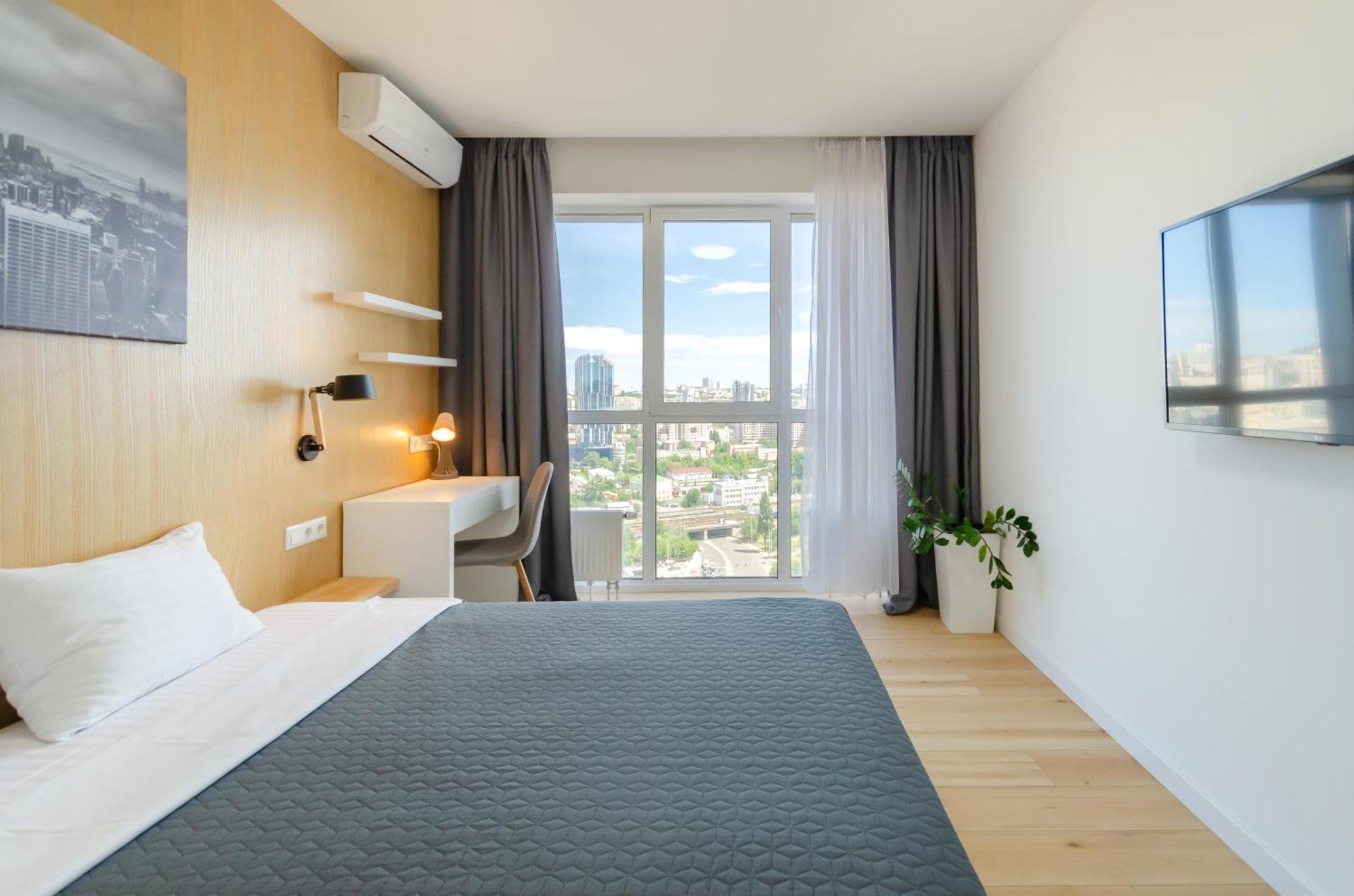Petrovdom 205-206 Panoramic City View Apartments At Rc Kvartet, Central Railway Station Kyiv Exterior photo