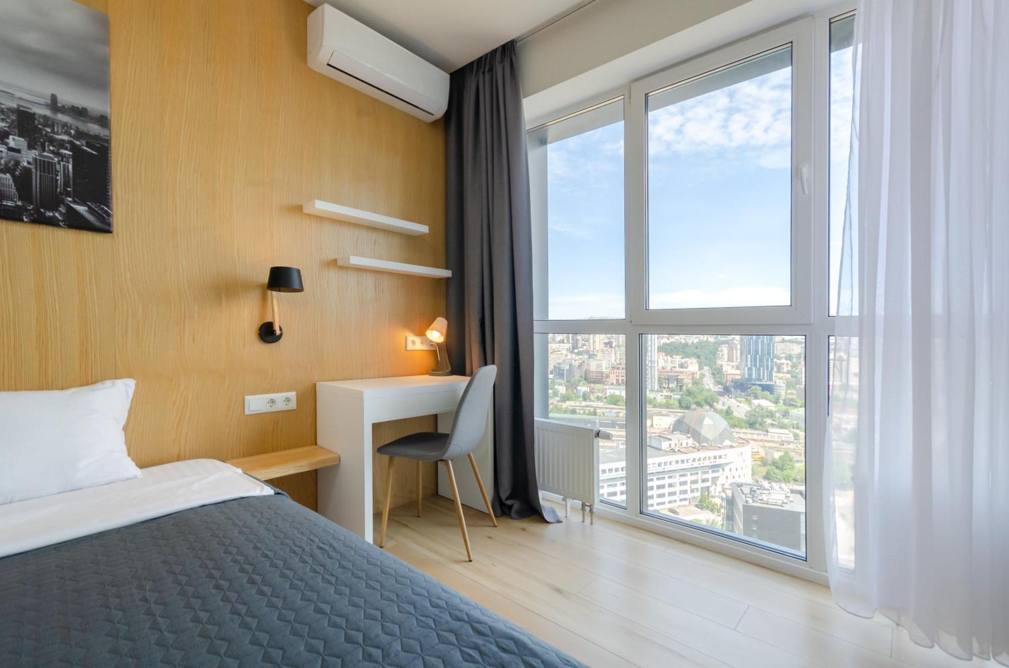 Petrovdom 205-206 Panoramic City View Apartments At Rc Kvartet, Central Railway Station Kyiv Exterior photo